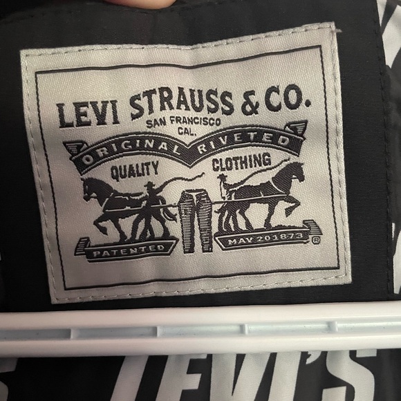 Levi’s fluffy half zip - Picture 9 of 11